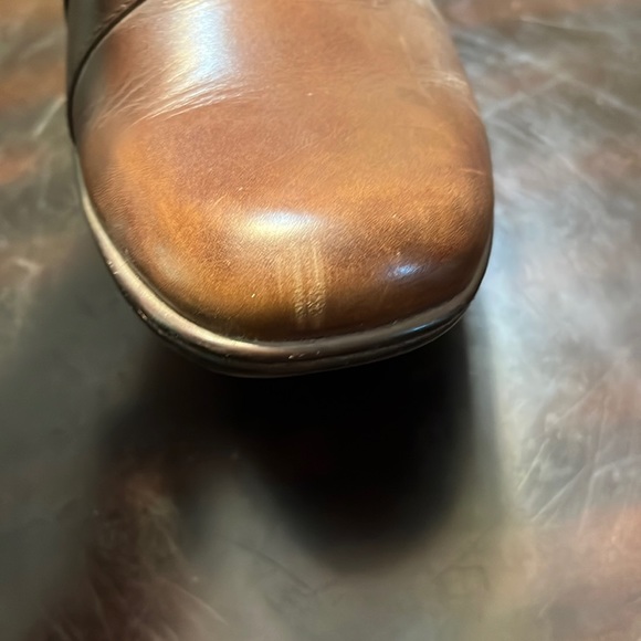 Size 10 Brown leather clogs. - Picture 6 of 6